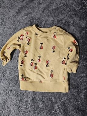 Hanna Andersson Yellow Sweatshirt with Red Floral Motif Size 6 To 12 Months